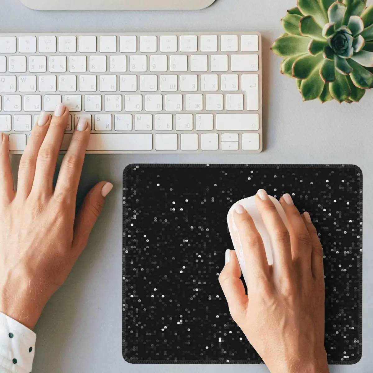 Printed Image Of Black Sequins - Laptop Accessories Images reseña y precio